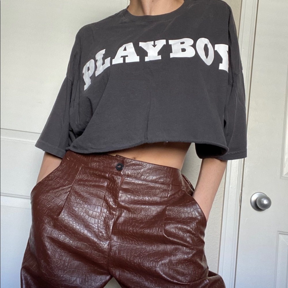 Playboy crop grey tee